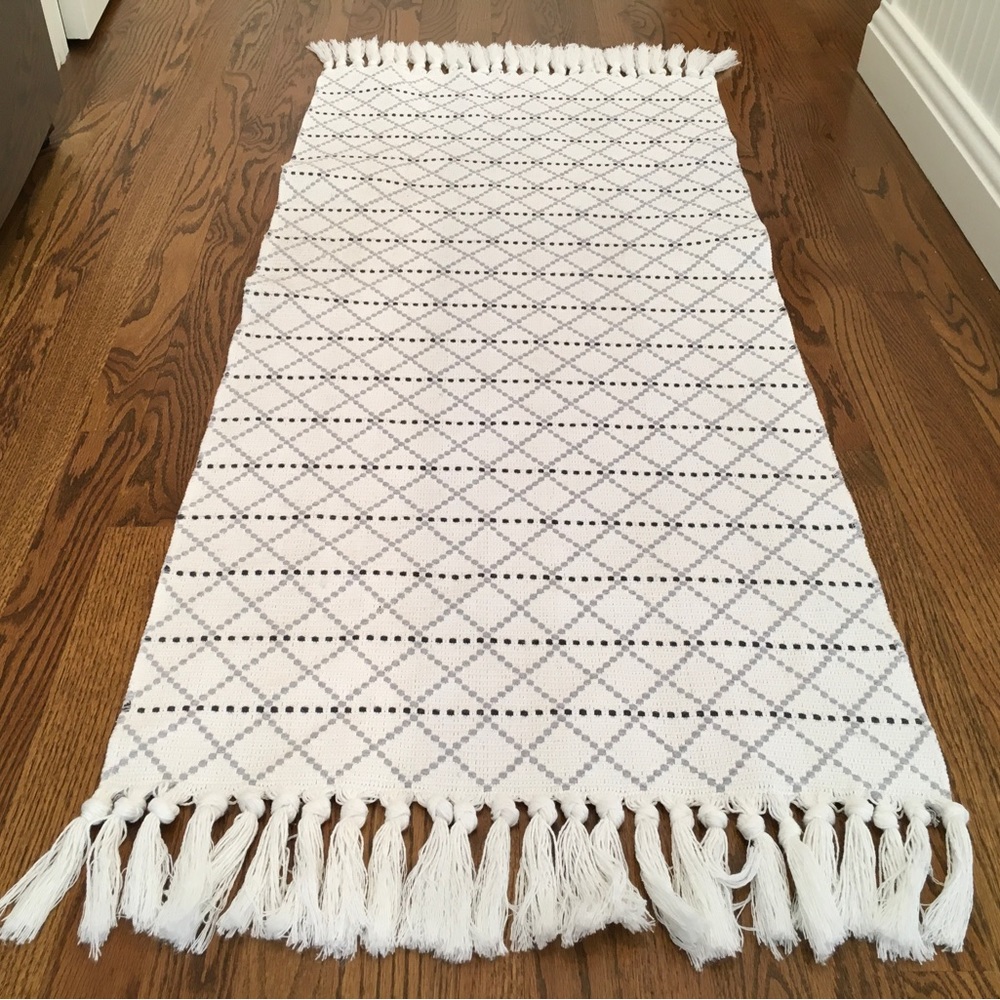 Clean White Boho Style Geometric Woven Cotton Accent Rug Runner Hand Tied Fringe